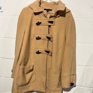 Womans parka with hood and two deep pockets